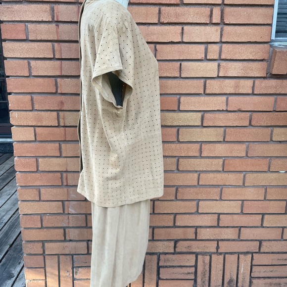 Vintage Alicia Herrera Suede Set - Picture 4 of 15